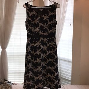 Black and white floral Anne Taylor dress.